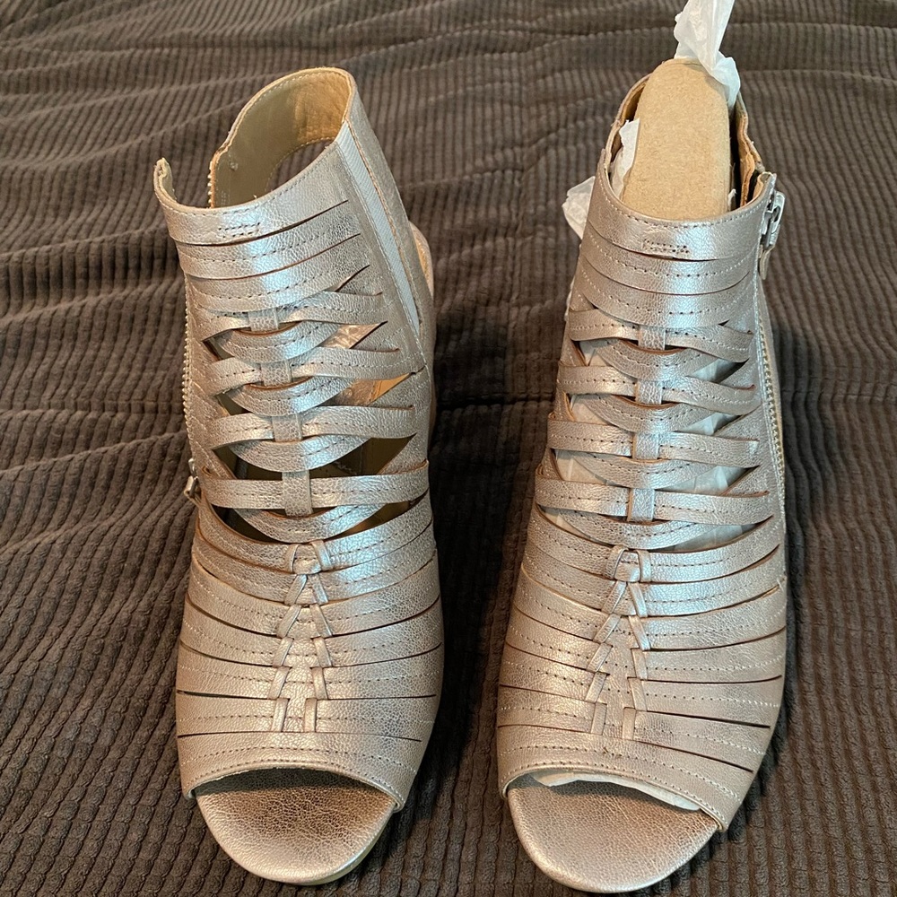 Silver leather sandals